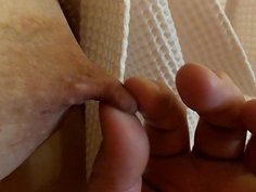 熟女　ねじり乳首　変態乳首　デカい乳首　イボ乳首　伸びる長乳首