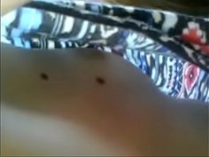 ロシア人の胸チラ！！乳首見えてる