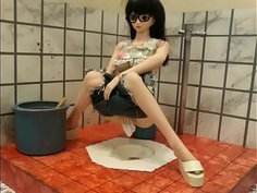 Doll in Chinese toilet ドールがトイレで。figure・hentai 人形LOVE