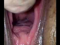 デカ尻を突き出し手マンで絶叫愉悦する淫乱女‥アクメの子宮口をじっくりとご覧下さい