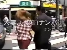 (無修正マニア必見)人妻スカトロナンパ 牛乳浣腸