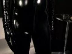 〖花穂〗苦痛を感じながら苦痛に酔いしれやがて消えてしまう痛みを恋しく思う男…。