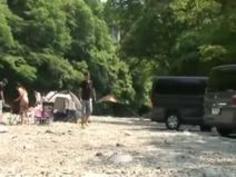 キャンプに来たのにパイ射セックス優先しちゃうビッチギャル iQoo