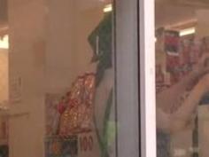 パート中のセックスレス人妻を巨根誘惑したら事務所で即パコ成功ｗ