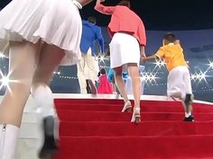 オリンピック閉会式セレモニーでまさかのパンチラ！