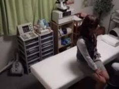 マッサージ 巨乳 痴漢 OL 美女