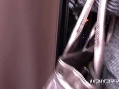 露出する悦びを知った熟女にドロドロ中出し 西原美鈴 1