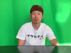 自分の精子を確認するラッパー