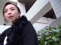 婚活を口実に男を物色する淫乱熟女 桜井まなみ 1