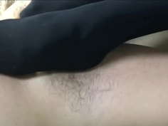 黒タイツの足コキ