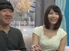 ＭＭ号で童貞くんのチンポを不憫に思ったお姉さんが仕方なく筆おろしパコ