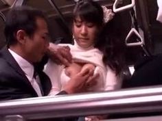 満員バスで濃厚チッスし始め本番おっぱじめる痴漢