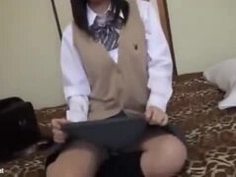 バックからの容赦ないピストンにイキ果てるロリっ娘ＪＫｗ