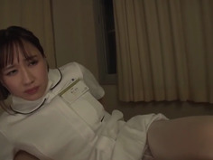 元クラスメイトはおしゃぶり大好き看護師！？夜勤口淫病棟 突然の入院で偶然看護師になった元クラスメイトの女の子と再会 成海美雨