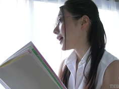 女教師 三田羽衣