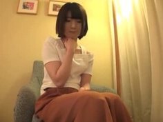 童顔ショトカの素人娘がハメ撮りに緊張しつつもマジイキ→遠慮なく中出し決行