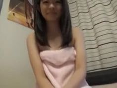 素人娘を自宅に連れ込み→スク水コスプレさせて中出し！