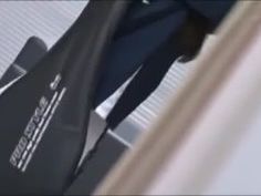 思春期の無毛ワレメは糸引きまくり！テニス帰りに図書館に立ち寄った美少女ｊｋが中年オヤジ...