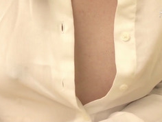 ノーブラ保険外交員の肉弾ヤケクソ営業にソソられまくり僕のチ○ポは大放出！