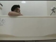 風呂から出てきた無防備な巨乳娘のデカパイに欲情して禁忌を犯す変態オヤジ