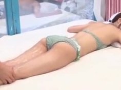 「ちょ、そこは…☆ 」可愛いビキニ彼女がエロマッサで発情～そのままチ○ポを受け入れちゃう☆