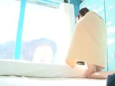 美巨乳な女が彼のそばで隠れながら性行為を楽しんで膣内射精で昇天することになるｗｗ