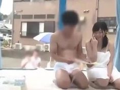 斉藤みゆ けいこむちむち巨乳ＪＤがサークル仲間と密着オイルマッサージ⇒火が点いて中出しＳ...