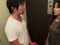 「私みたいなおばさんとしたいの！？」自分よりも全然若い友達の息子、娘の夫との濃厚情事におぼれる熟女たち 一条綺美香 美泉咲 武藤あやか 他… 麻生まり