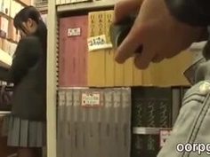 おとなしそうなＪＫに狙いを定めて．．．快感になっちゃうオクスリ塗りつけその場でファック☆