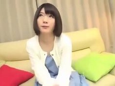 ショートカットの童顔娘の腰を掴んで壊れるまでガン突きしてザーメン中出し