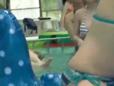吉川あいみ おっぱい見たんなら責任とって☆プールでナマ乳ポロリ！ガン見してた男を逆ナンす...