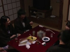 TNB-0001 スワップ愛好家夫婦が温泉に遊びに来ている一般人夫婦に声がけガチナンパ！旦那と奥さん酔わせてハメ撮り隠し撮り強行スワッピング！