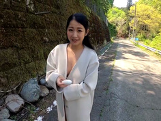 露出狂セフレ妻 性欲ガン溜まりすぎて青姦でイキ狂うヤリマン妻たち