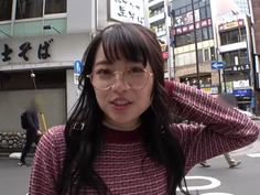 マジ軟派、初撮。 1561 大学のリモート授業のやりにくさに悩む女子大生…実はイケナイ恋のお悩みも？悶々とした欲求を発散したいのか、体を触られても受け入れてしまい…？ツルスベ美尻に腰を打ち付けられ喘ぐ姿は必見！