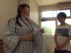 温泉旅行でボインに成長した親戚のお姉ちゃんにお風呂に誘われヤッちゃった記録 星空もあ