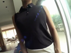 プライベート密着レッスンで生徒を誘惑するゴルフコーチ妻 財前カレン35歳 AVデビュー 密着レッスンで生徒を喰いまくる性豪妻