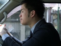 NSPS-821 自動車整備工で働く男勝りな人妻は、男に媚びないように見えて本当は… あゆみ莉花