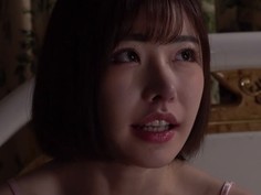 MEYD-479 旦那が喫煙している5分の間義父に時短中出しされて毎日10発孕ませられています…。 深田えいみ